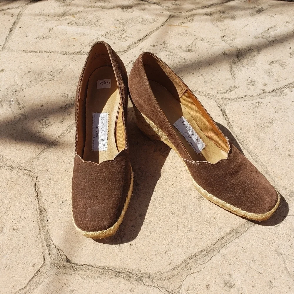 Town & Country Wedge Espadrilles Tan Leather New 8.5 Narrow